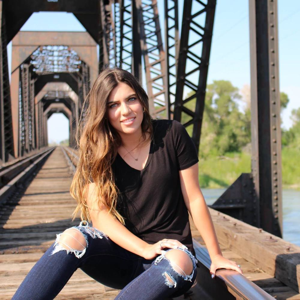 Meet your Posher, Brea